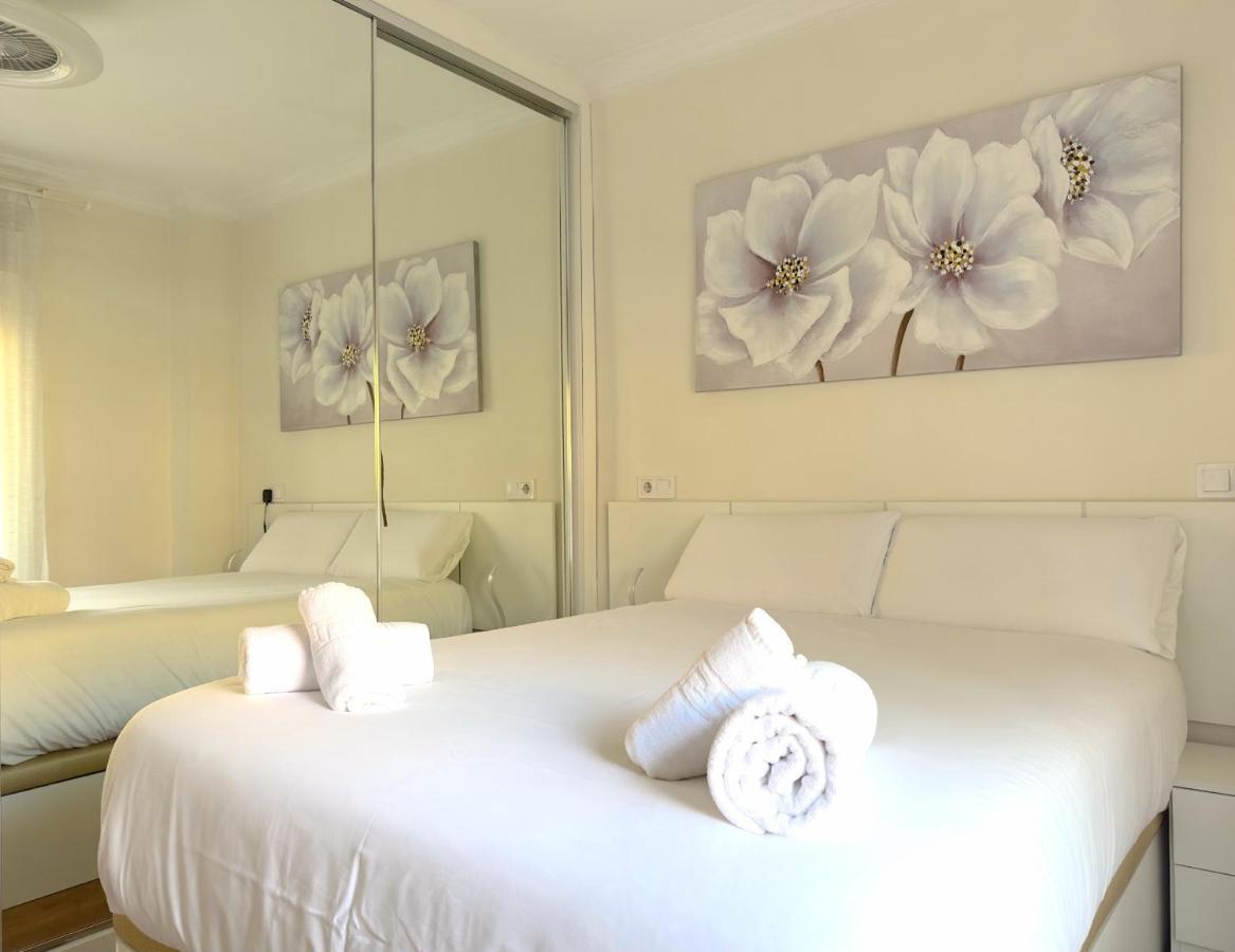 Ayala Malaga City Center 6Pax Luaran gambar